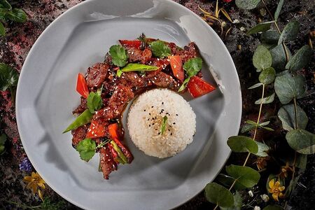 Говядина на воке