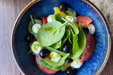 Салат Греческий с творожным кремом