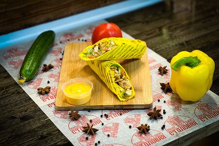 Шаверма в сырном лаваше