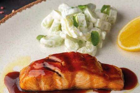 Стейк из лосося с соусом терияки