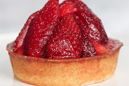 Тарталетка с клубникой