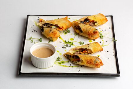 Спринг ролл с курицей