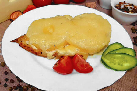 Грудка куриная с помидорами и сыром