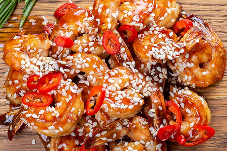 Тигровые креветки обжаренные в чесночном масле