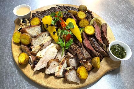 Ассорти стейков на компанию