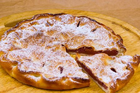 Пирог с клубникой