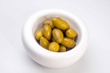 Оливки зелёные