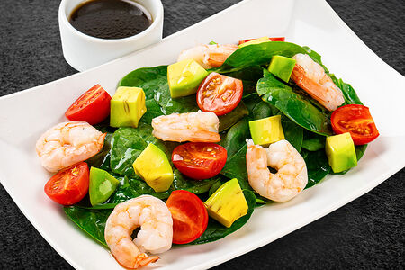 Салат с креветками и авокадо