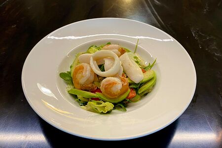 Салат с морепродуктами