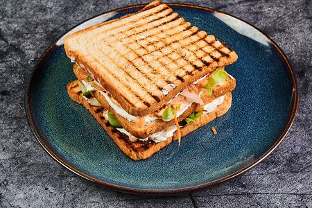 Мега рубен биф сэндвич