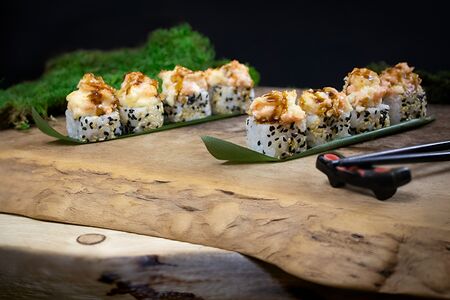 Запечённый ролл с лососем