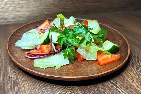 Овощной салат по-домашнему