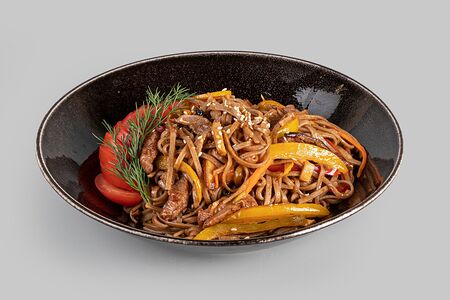 Гречневая лапша с говядиной