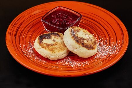 Сырники с вареньем