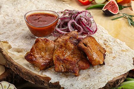 Шашлык из cвинoй шейки