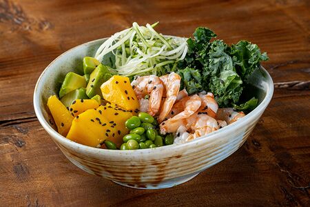 Боул с тигровой креветкой и манго