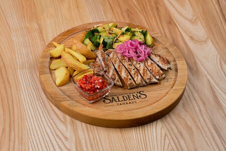 Свиная шея на гриле