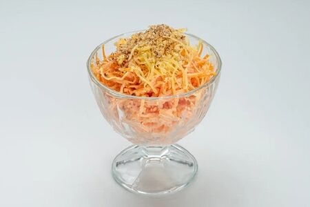 Салат из моркови с сыром