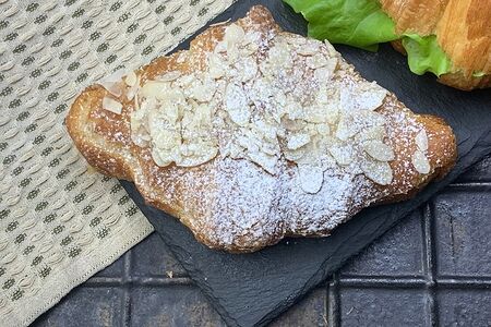 Круассан миндальный