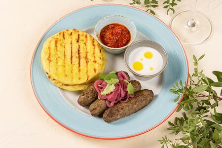 Кебаб и тёплые лепёшки