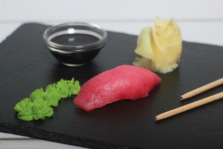 Суши магура