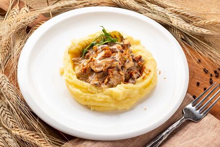 Бефстроганов из говядины с грибами