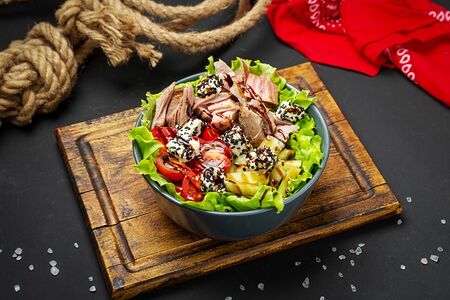 Салат с рваной свининой от BoykoBBQ