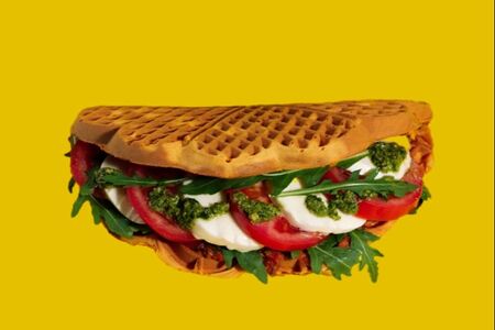 Моцарелла-песто