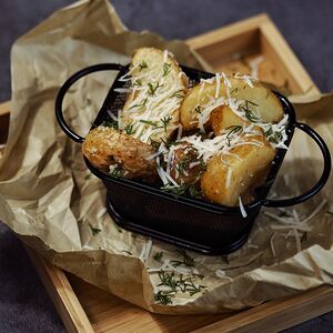 Картофель по-деревенски с сыром Пармезан