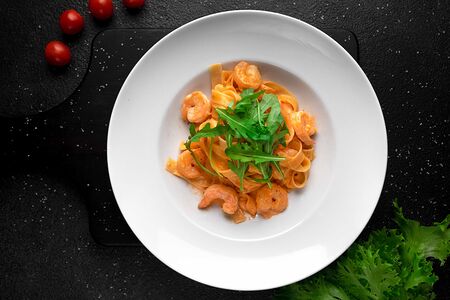 Паста Феттуччине с тигровыми креветками