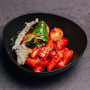 Токпокки в остром соусе