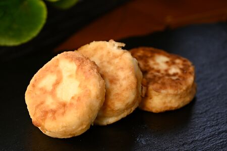 Сырники со сметаной