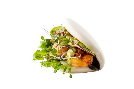 Гуа бао с креветками и соусом васаби