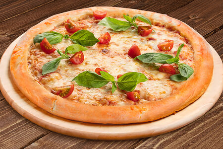 Пицца Маргарита де люкс 30 см на традиционном тесте