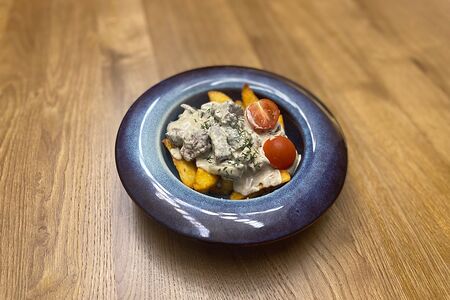 Телятина в сливках с картофелем Айдахо