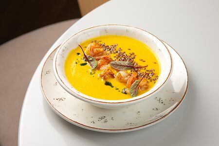 Тыквенный суп с креветками