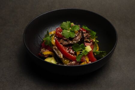 Салат с телятиной