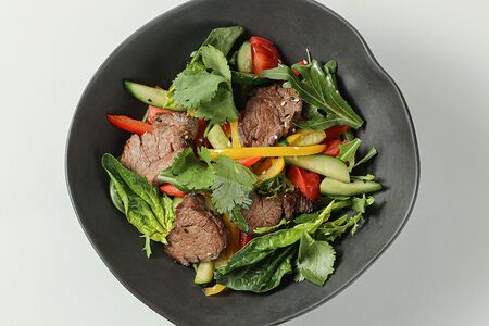 Салат с ростбифом