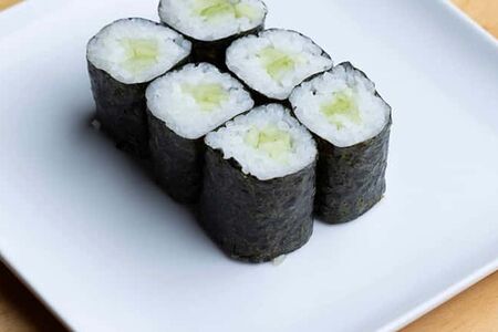 Ролл с огурцом постный