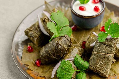 Долма с мацони и мятой