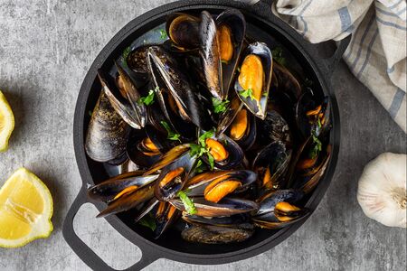 Мидии в сливочном соусе