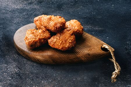 Сырные снеки с вялеными томатами