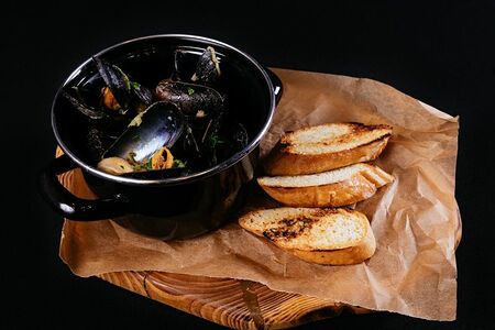 Мидии в манговом соусе