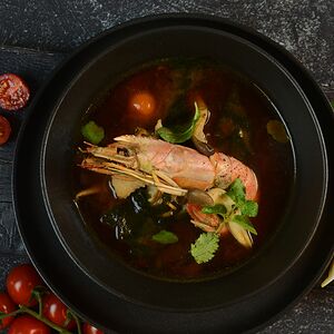 Средиземноморский суп из окуня с лангустином