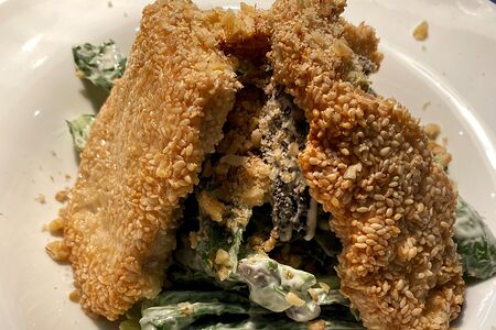 Салат из курицы с кунжутом