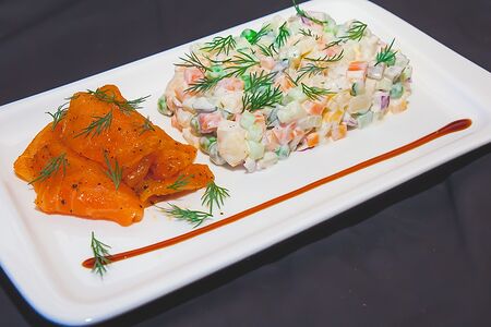 Оливье со слабосоленым лососем