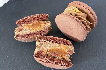 Макарон Сникерс