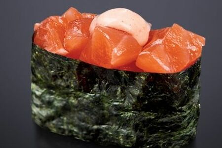 Острый Гункан с лососем