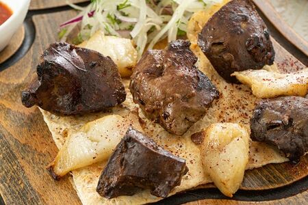 Баранья печень с курдюком