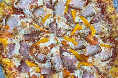 Пицца с беконом